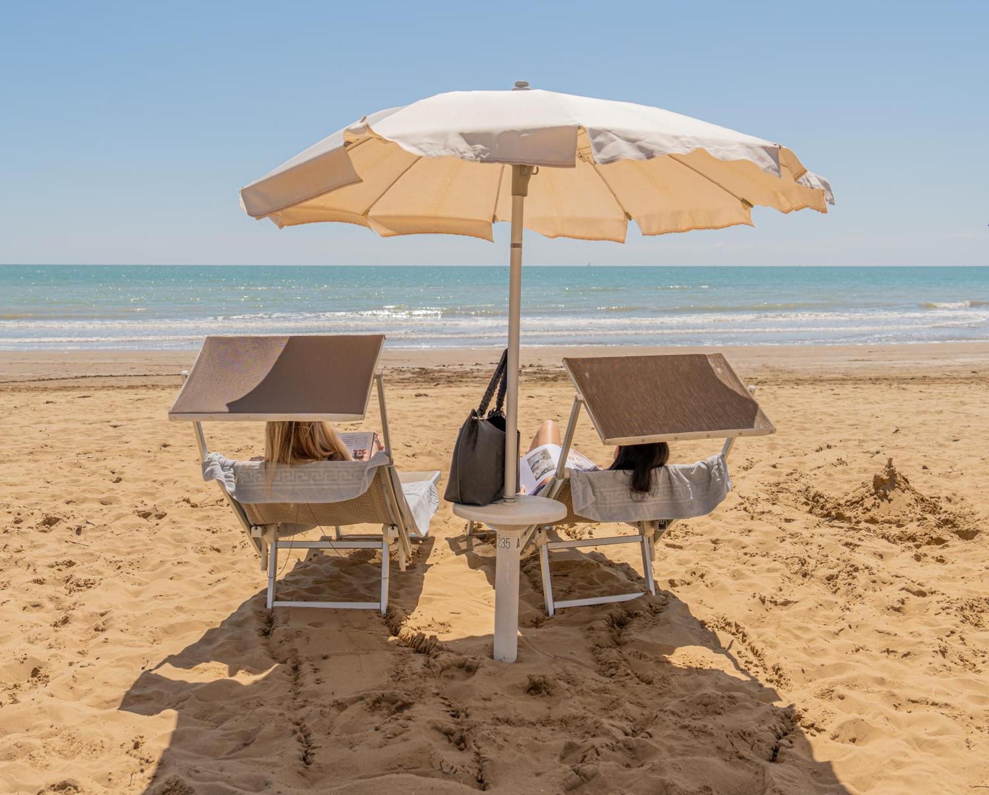 Hotel Victoria Frontemare Lido di Jesolo Esterno foto
