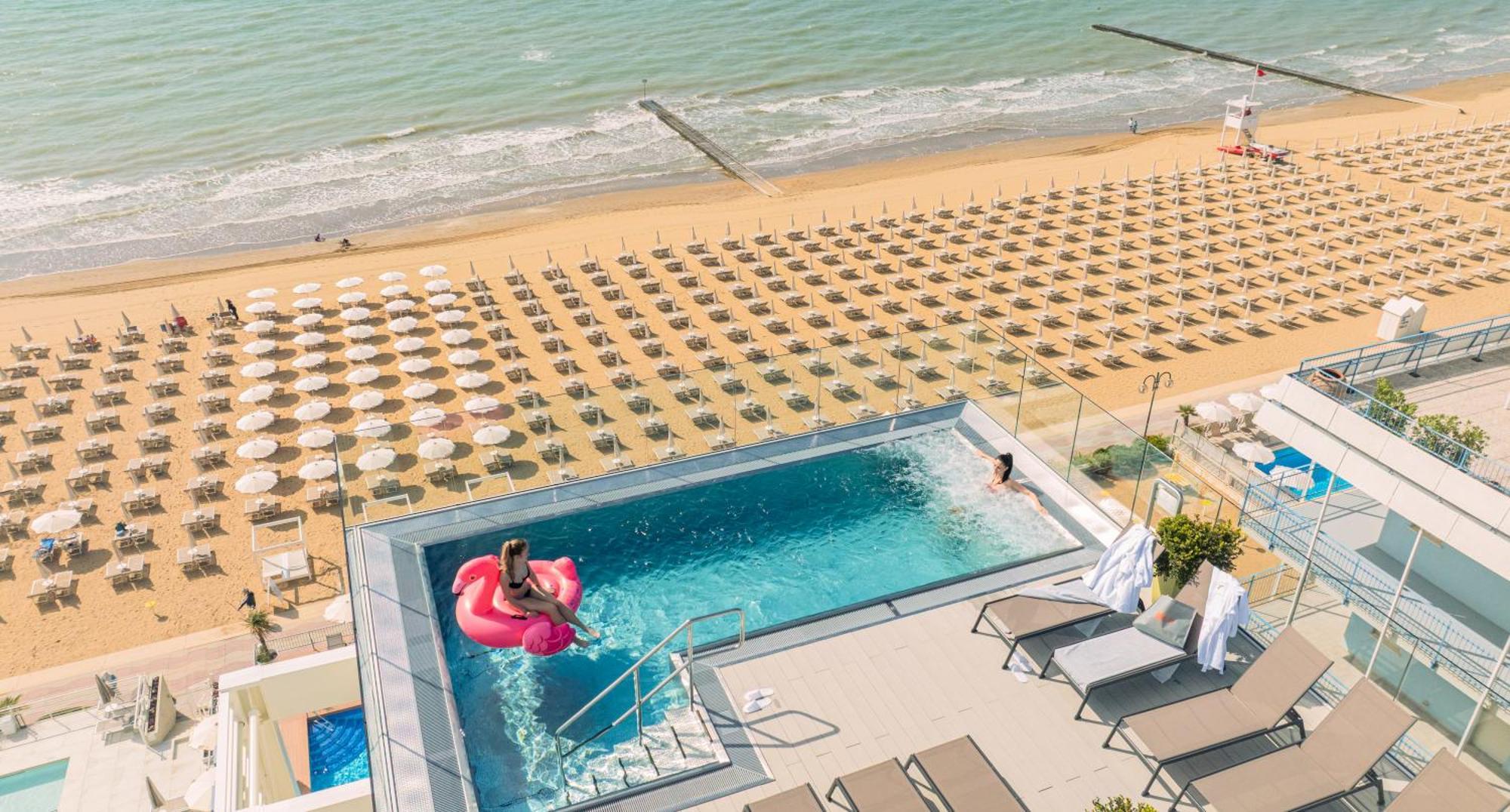 Hotel Victoria Frontemare Lido di Jesolo Esterno foto