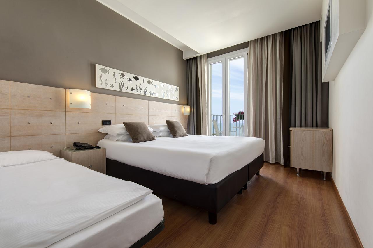 Hotel Victoria Frontemare Lido di Jesolo Esterno foto